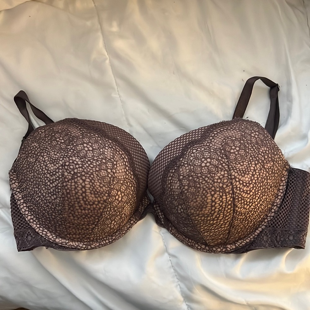 Victoria’s Secret Very Sexy Push-up Bra. NWOT. 34D. Beautiful dusky purple lace.
